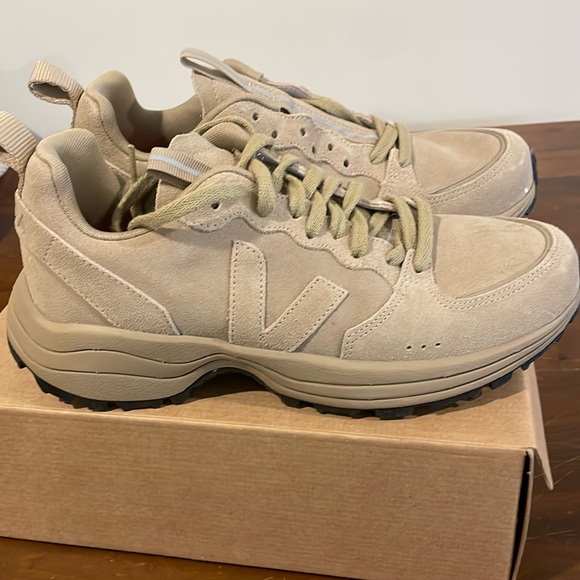 Veja Shoes - Veja Venturi Sneakers